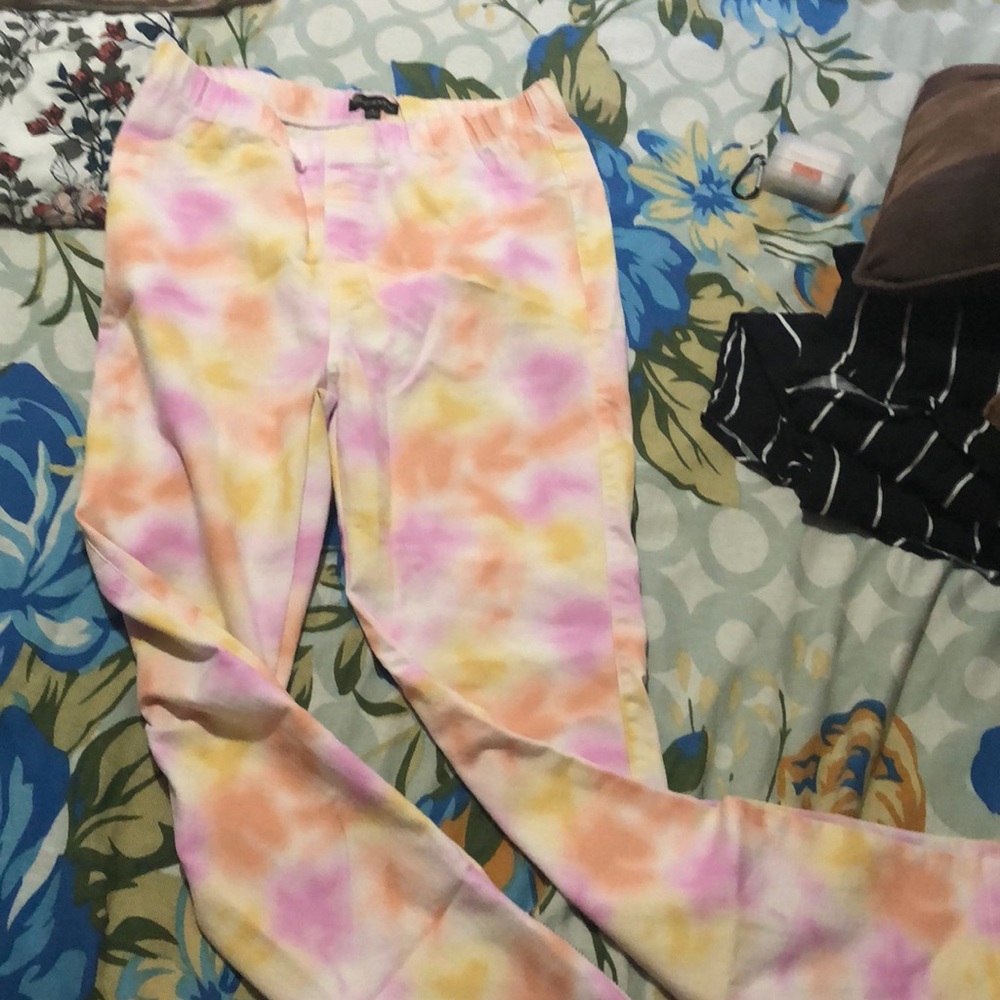 Tie-dye, stretchy leggings/jean